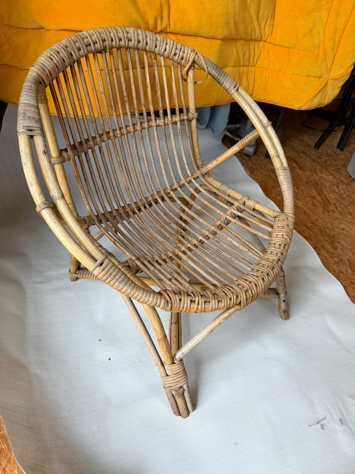 Vintage rotan kinderstoeltje, Huis en Inrichting, Ophalen, Zo goed als nieuw, Bruin, Eén