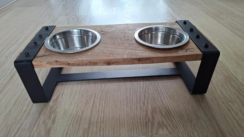 Designed by Lotte voer /drink bak, Dieren en Toebehoren, Hondenvoerbakken en Drinkbakken, Ophalen of Verzenden, Gebruikt