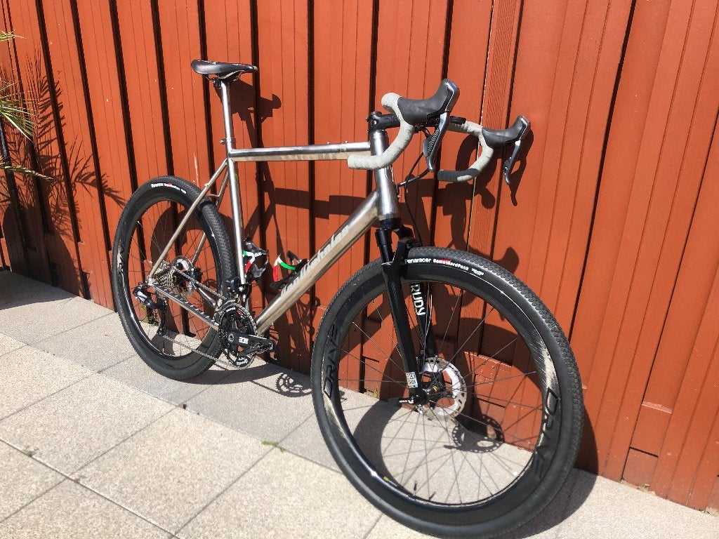 GRAVEL VAN NICHOLAS ROWTAG , RACE PINARELLO DOGMA LEES ADVER, 28 inch, Heren, Zo goed als nieuw, 57 tot 61 cm