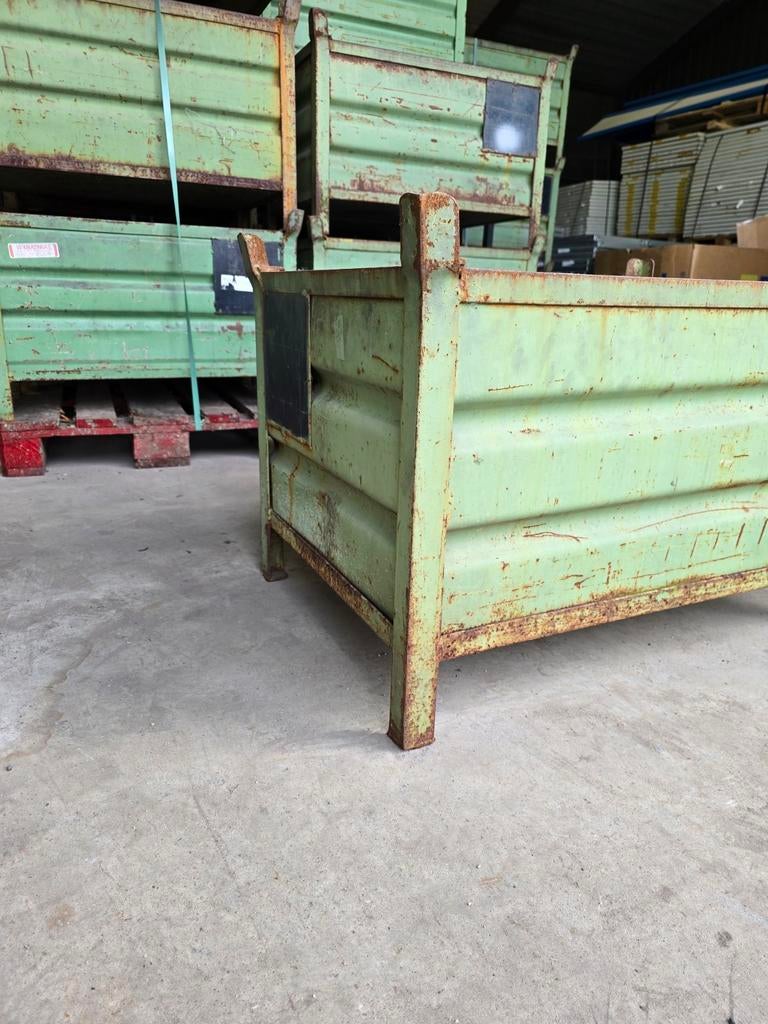 Stalen Stapelbak / opslagbak / palletbak / plantenbak, Ophalen