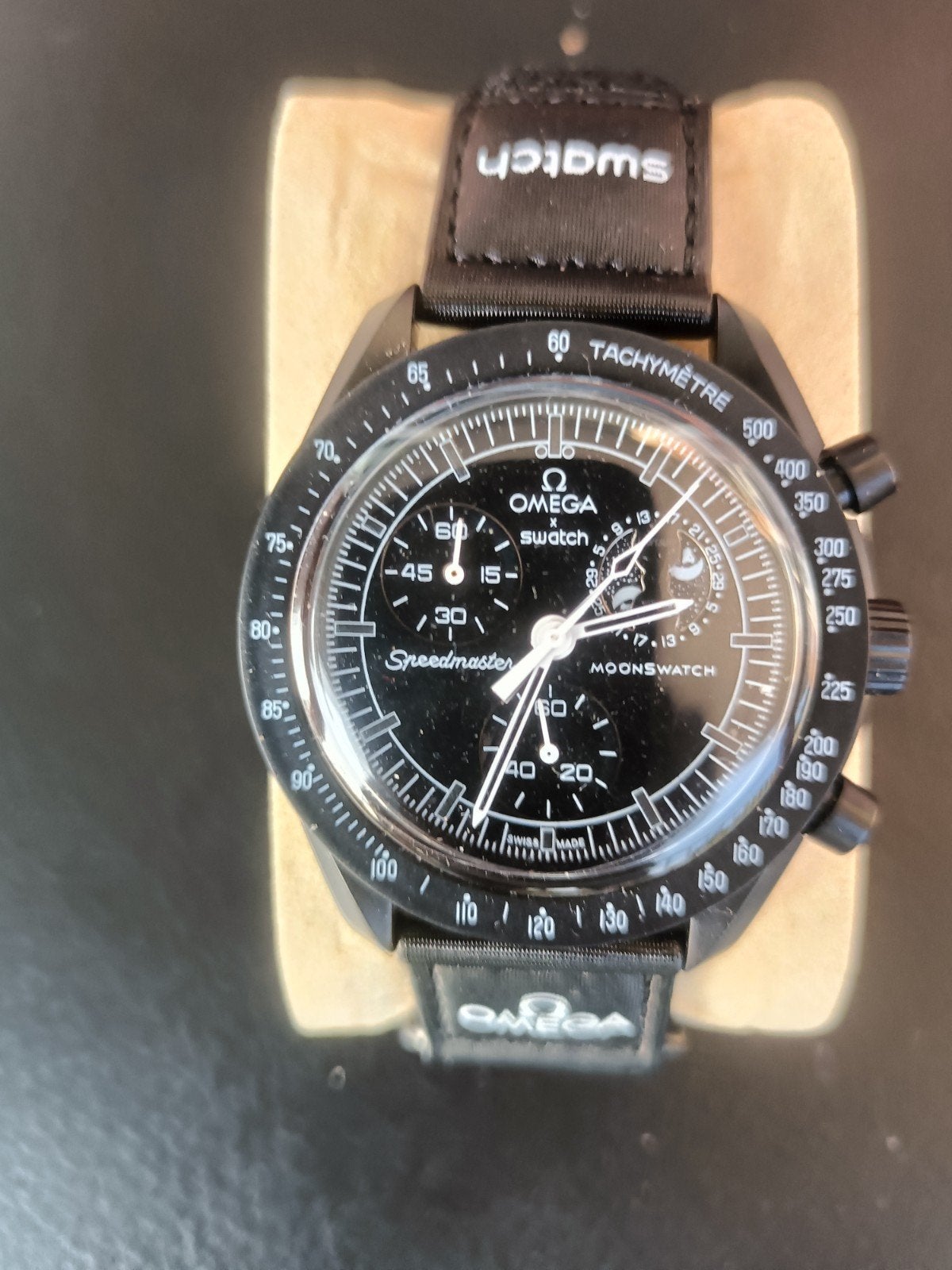 Omega x Swatch Speedmaster Moonswatch Mission to the Moon, Kunststof, Polshorloge, Ophalen of Verzenden, Zo goed als nieuw