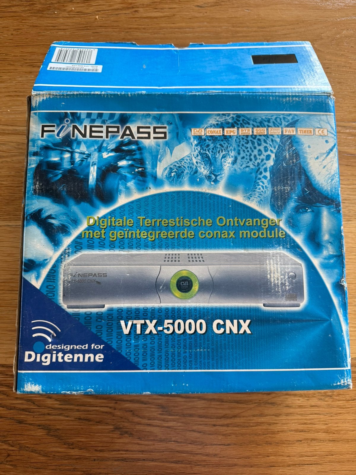 DIGITALE TERRESTISCHE ONTVANGER +GEÏNTEGREERDE CONAX MODULE, Ophalen of Verzenden, Zo goed als nieuw
