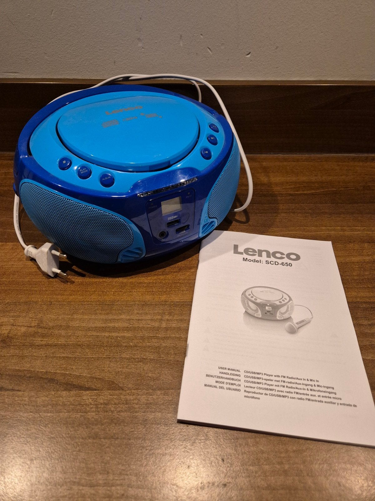 Lenco SCD-650 draagbare radio met CD-speler en lichteffecten, Ophalen of Verzenden, Gebruikt, Radio, Met cd-speler