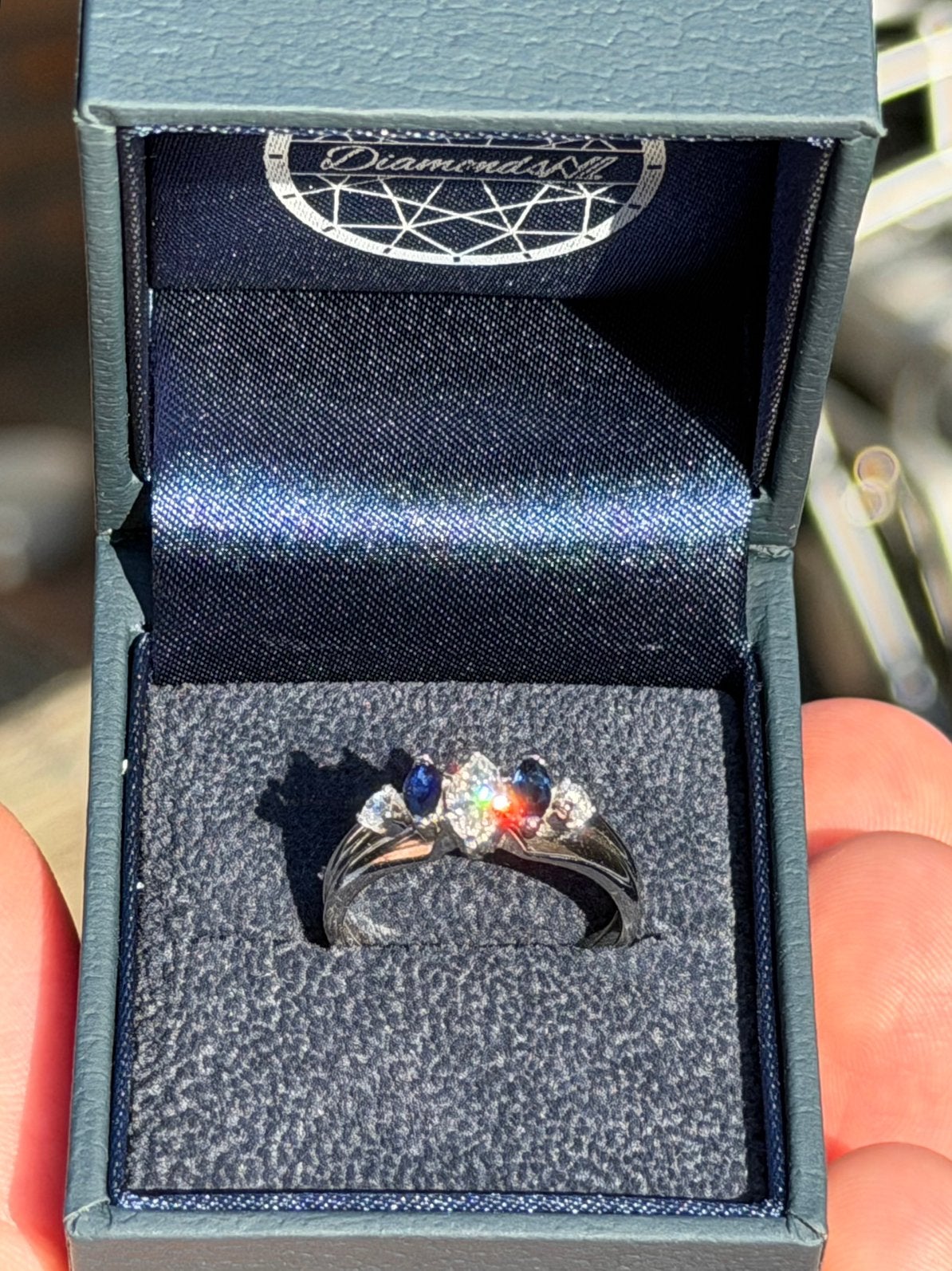 Gouden ring met natuurlijke diamant/ saffier met certificaat, Nieuw, Ophalen of Verzenden, 17 tot 18, Met edelsteen