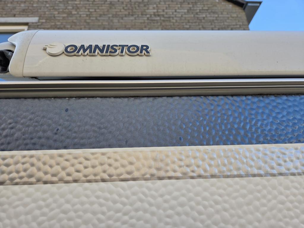 Thule Omnistor dakluifel 375x250 met montageprofielen, Ophalen, Gebruikt