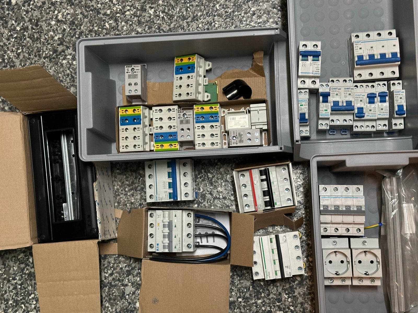 Partij automaten, kasten en divers elektrisch materiaal, Ophalen of Verzenden, Zo goed als nieuw, Overige merken, Overige typen