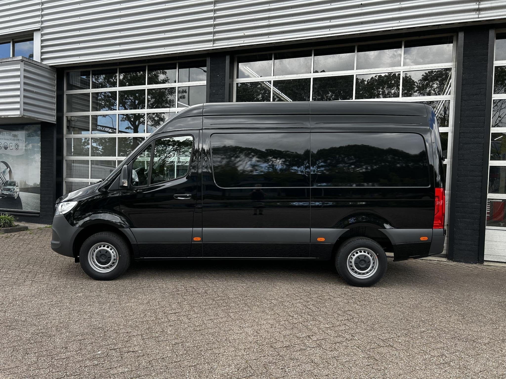 Mercedes-Benz Sprinter 317 1.9 CDI L2 Pro | Alarm klasse 3 |, Automaat, Gebruikt, Euro 6, 4 cilinders
