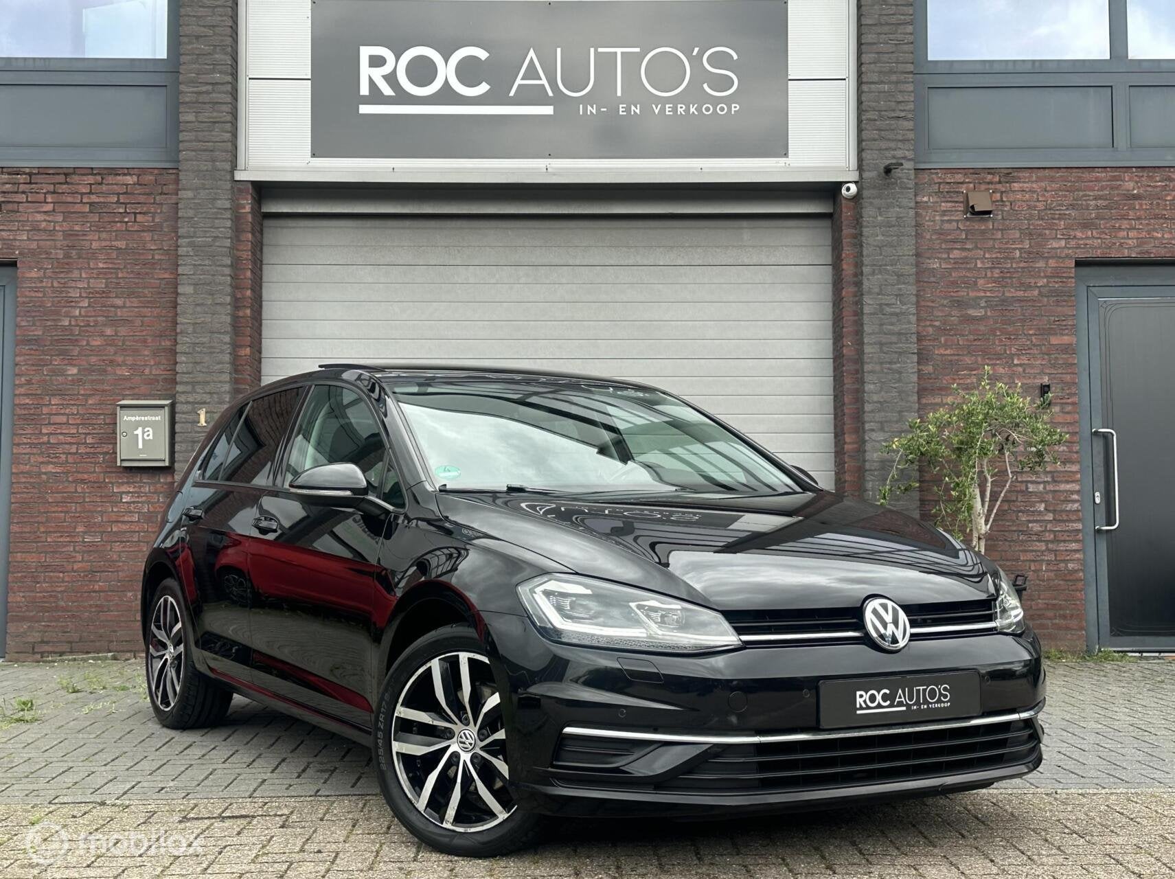 Volkswagen Golf 1.6 TDI Highline Business R | Pano | DSG, Gebruikt, Euro 6, 4 cilinders, 116 pk