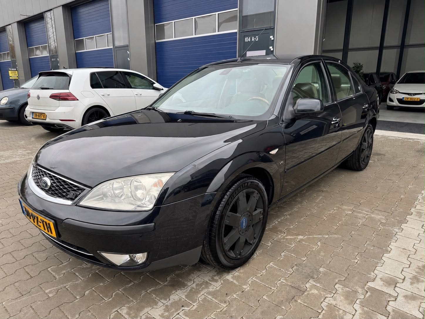 Ford Mondeo 3.0 V6 Ghia Executive leder Airco luxe uitvoerin, Voorwielaandrijving, 730 kg, Beige, Mondeo