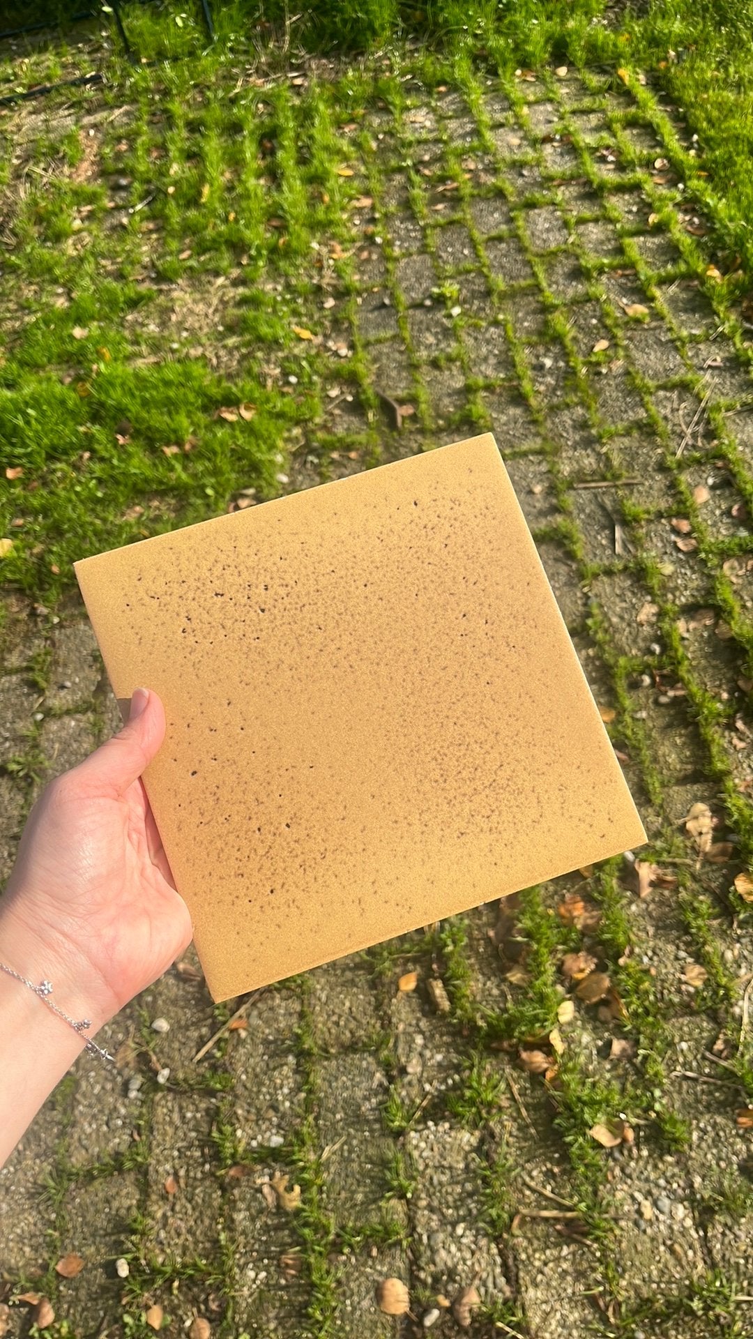 Dozen Vintage tegel oker geel servais germany, Keramiek, Ophalen of Verzenden, Zo goed als nieuw, Minder dan 5 m²
