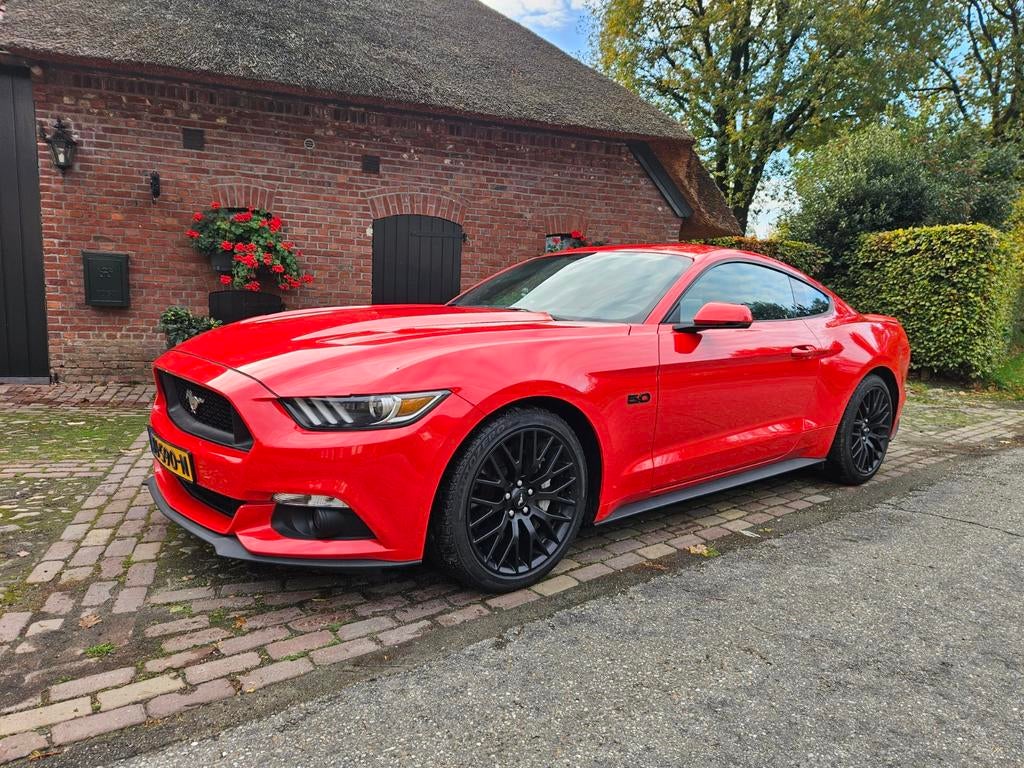Ford Mustang gt 5.0 V8 nieuwstaat!! Full option!! Dealer ond, Auto's, Automaat, Achterwielaandrijving, 4 stoelen, Leder