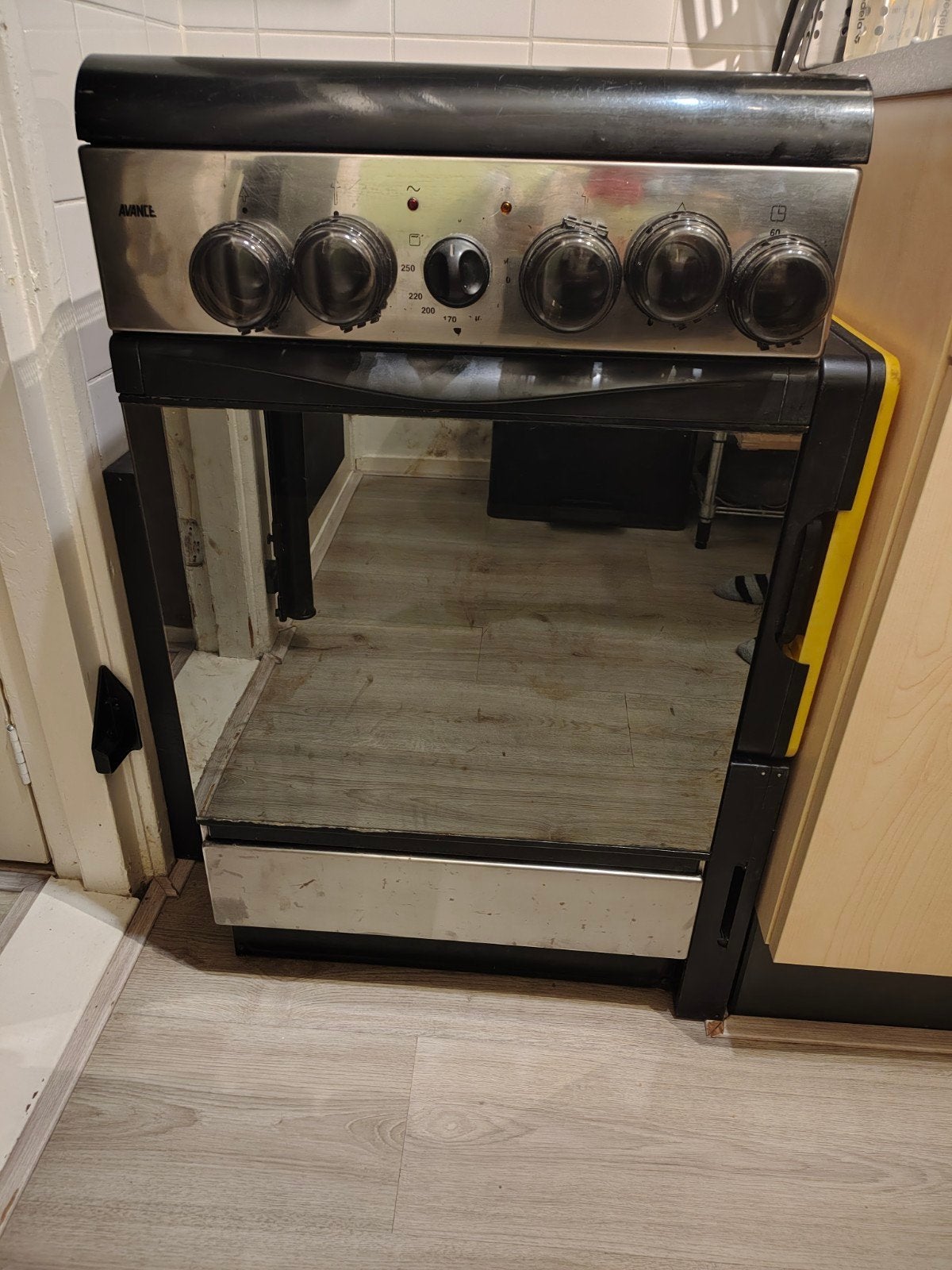 Fornuis met oven en gasbranders - Avance, Ophalen, Gebruikt, 4 kookzones, Gas