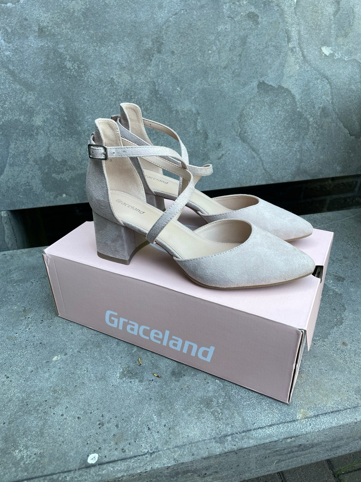 Graceland pumps met bandjes - Zo goed als nieuw, Ophalen of Verzenden, Zo goed als nieuw, Beige, Pumps