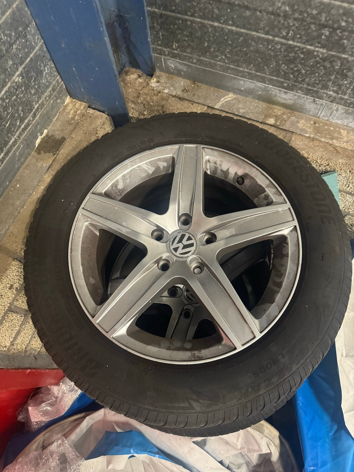 VW Transporter Velgen met Bridgestone Winterbanden 235/55R17, Ophalen, Banden en Velgen, 17 inch, Winterbanden