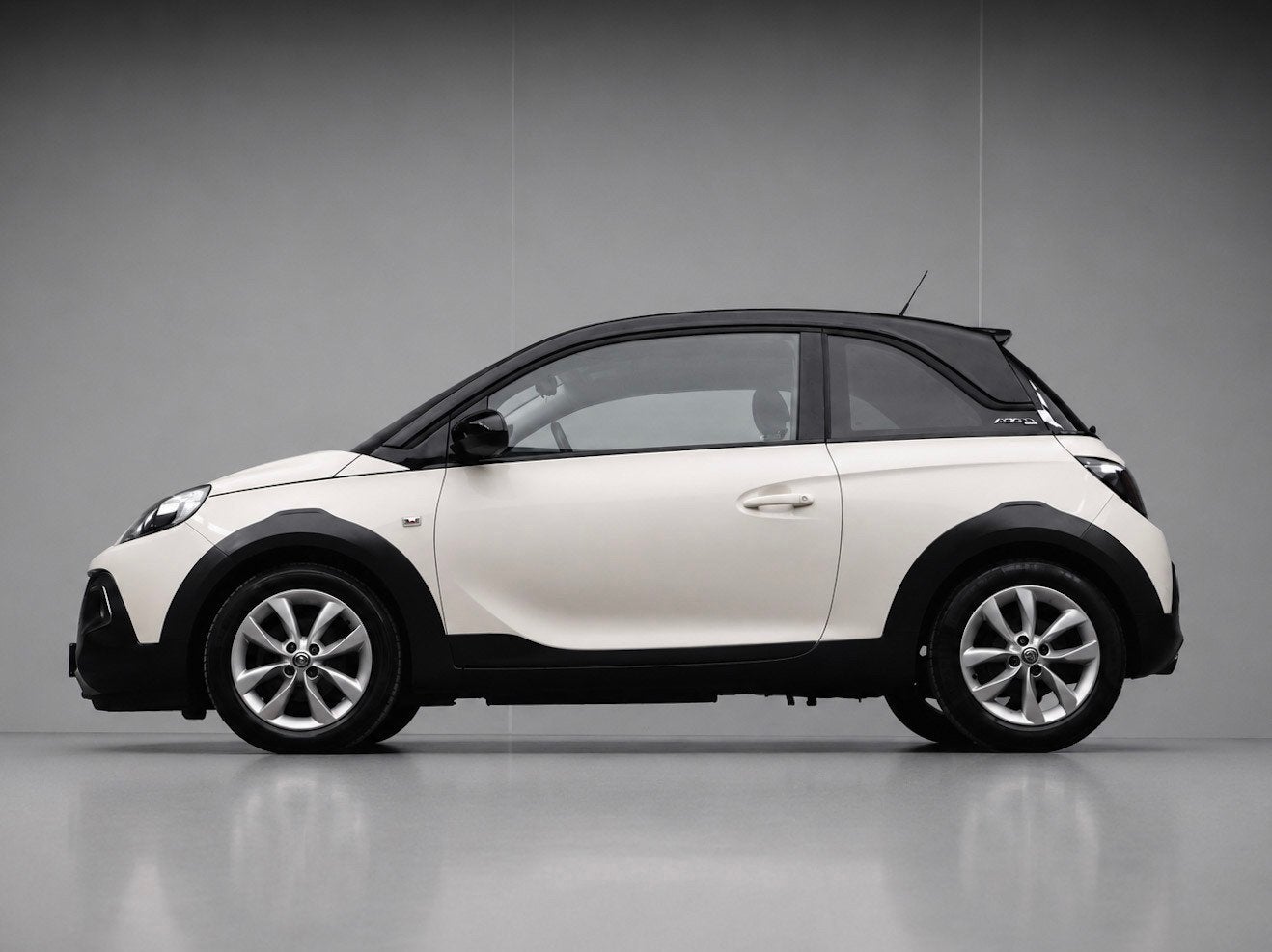 Opel ADAM 1.0 Turbo Rocks Sport Cabrio (SCHUIFDAK,AIRCO,CRUI, Voorwielaandrijving, Euro 6, 1041 kg, 4 stoelen