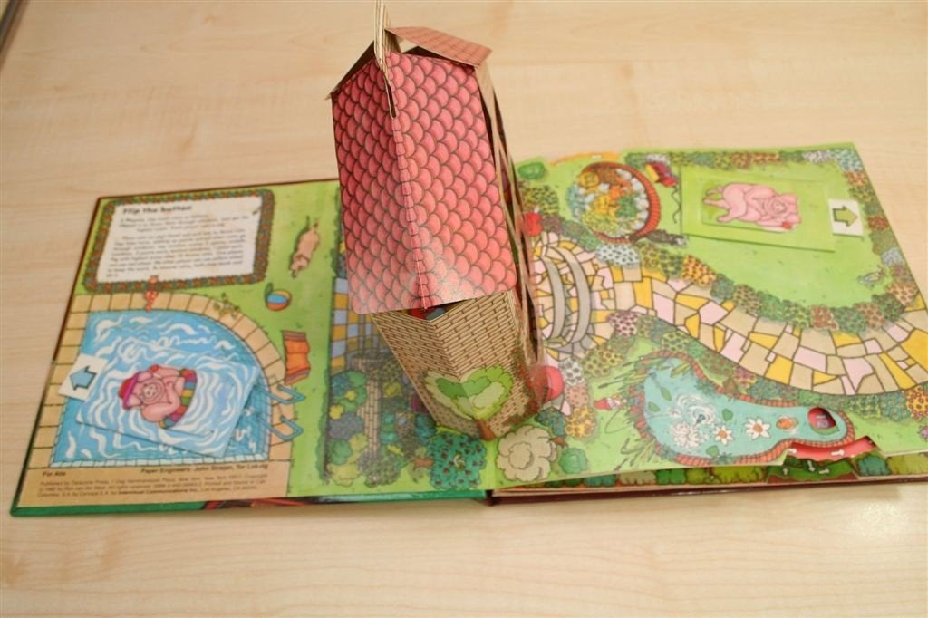 Het Allereerste Pop-up Spellenboek ter Wereld [1982], Ophalen of Verzenden, Gelezen