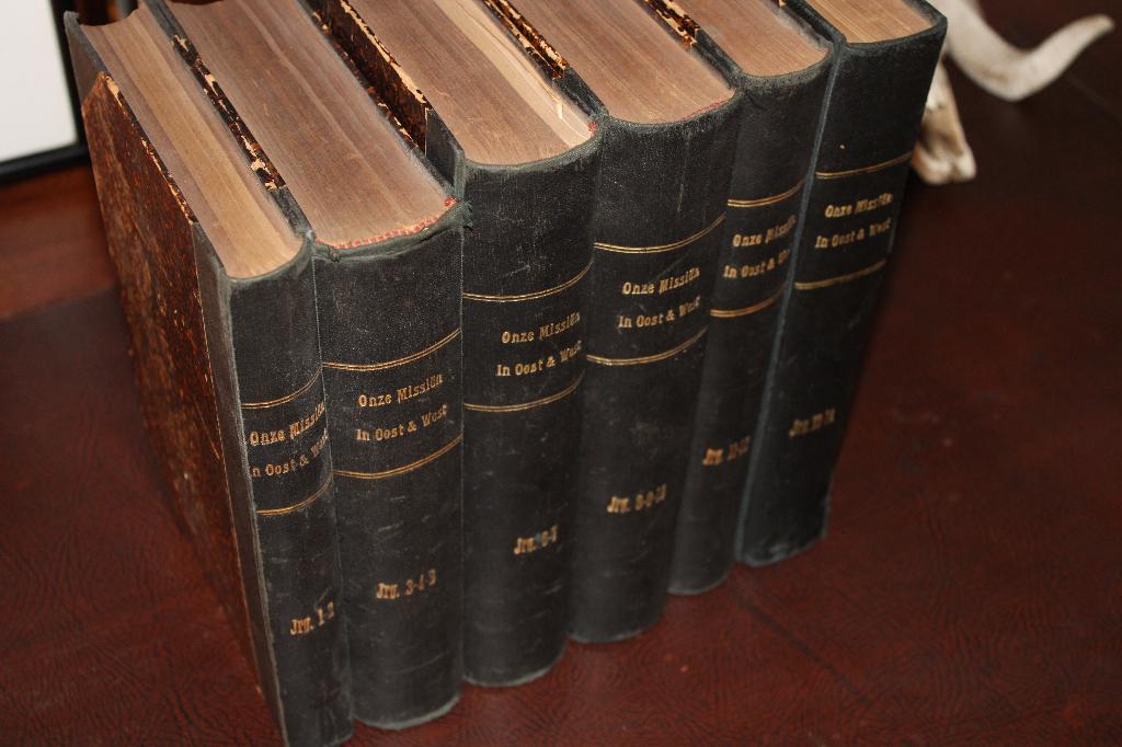 Boeken Onze missiën in Oost en West, Boeken, Ophalen, Zo goed als nieuw