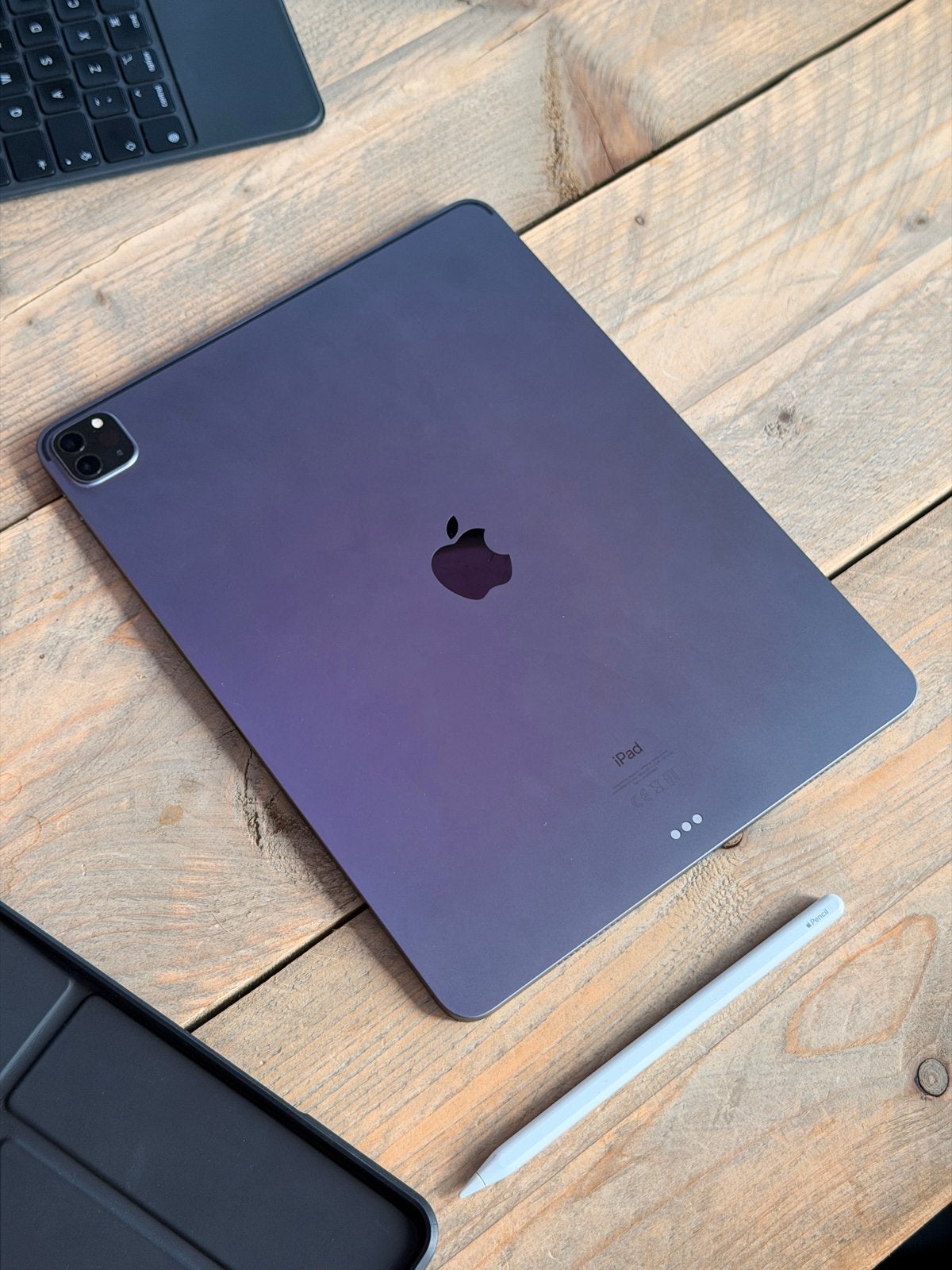 Foto 11 van iPad Pro M1 12,9" 128GB Space Gray + Magic Keyboard + Pencil