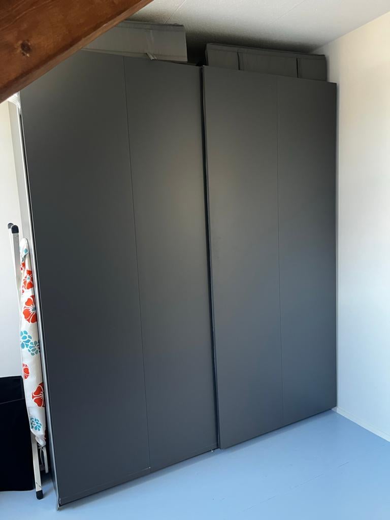 IKEA Pax kast met schuifdeuren - grijs, Huis en Inrichting, Kasten | Kledingkasten, Ophalen, Overige materialen, Gebruikt, 200 cm of meer