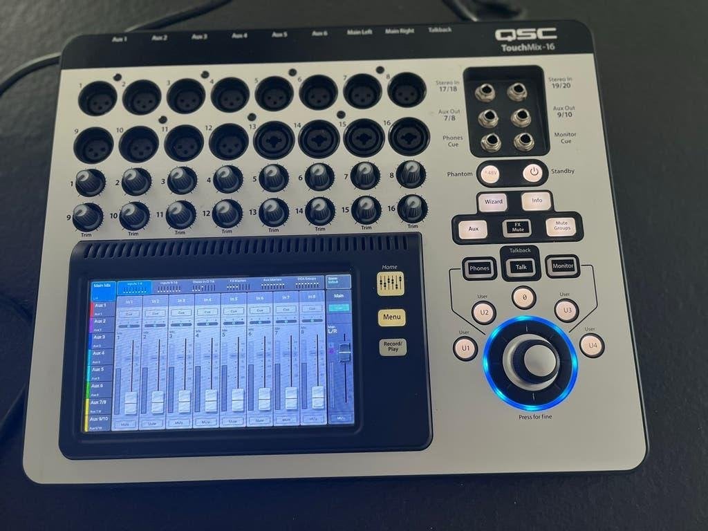 QSC TouchMix-16 digitale mixer met draagtas, Ophalen of Verzenden, Zo goed als nieuw, 10 tot 20 kanalen, Microfooningang