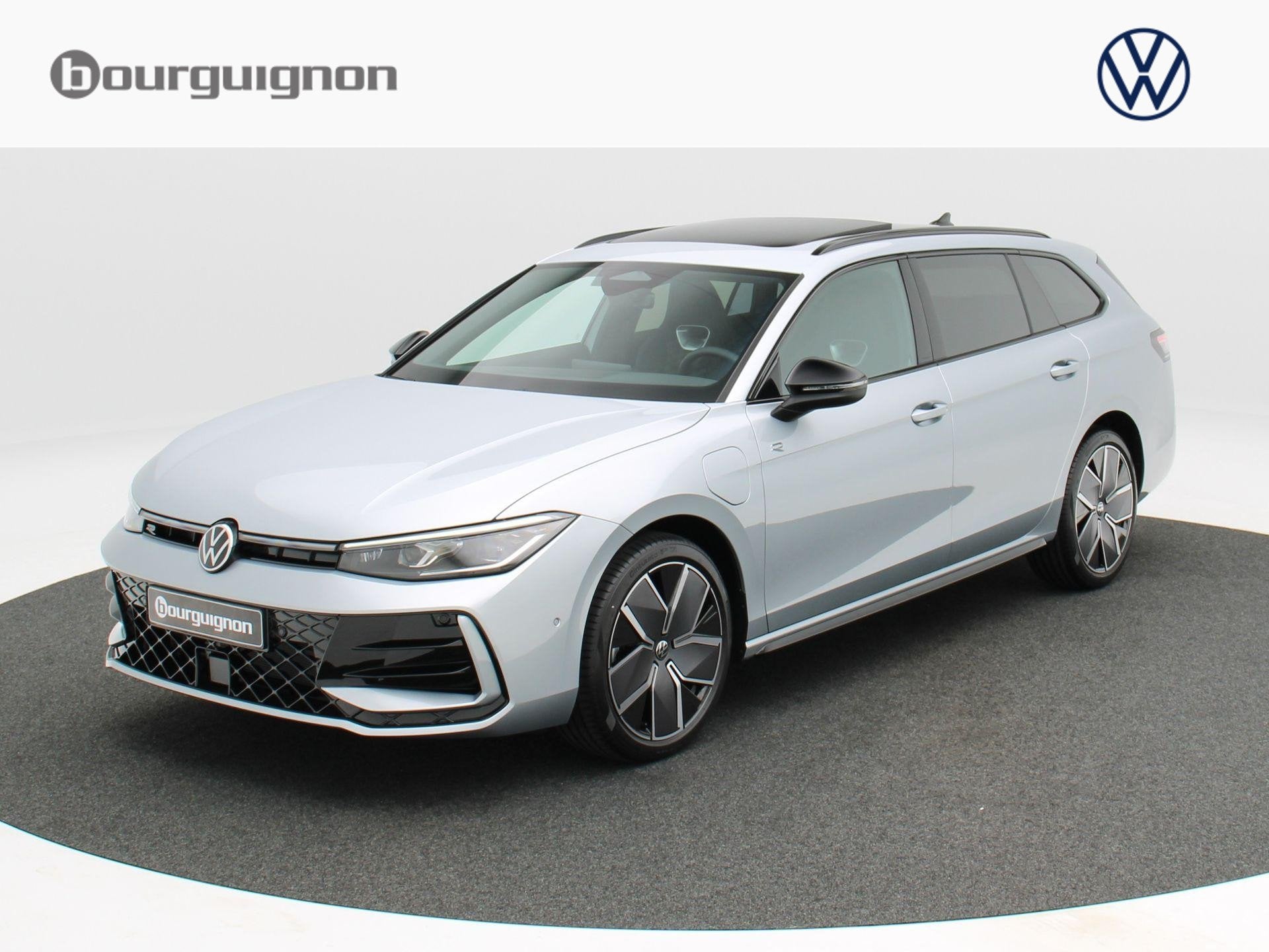 Volkswagen Passat R-Line Edition 1.5 eHybrid 204 PK | Trekha