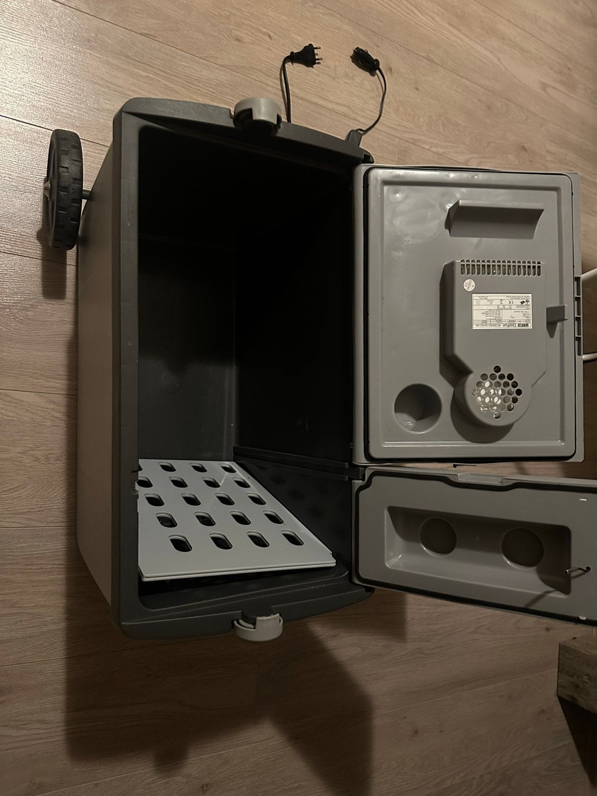 Waeco Elektrische Koelbox met Wielen - Perfect voor Reizen, Caravans en Kamperen, Ophalen of Verzenden, Gebruikt, Koelbox, Elektrisch