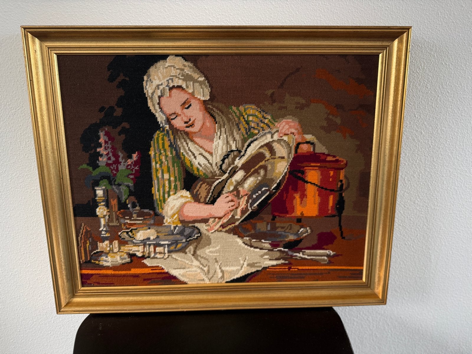 Vintage Gobelin Schilderij 'De Afwasster' in Gouden Lijst, Antiek en Kunst, Portret of Personen, Ophalen of Verzenden, Handgeschilderd