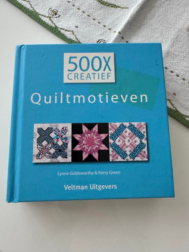 500x Creatief Quiltmotieven, Boeken, Ophalen of Verzenden, Gelezen, Borduren en Naaien