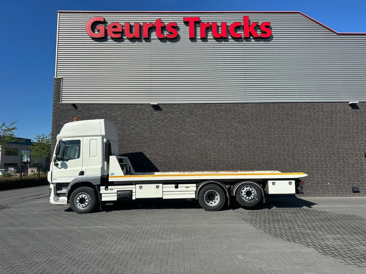 DAF CF 410 6X2 M4SN3 OPRIJWAGEN / MACHINE TRANSPORTER / PLAT, Auto's, Vrachtwagens, Automaat, Euro 6, Wit, Diesel