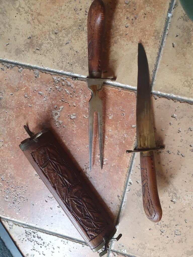 Te koop oud hout uitgesneden set met mes en vork, Ophalen of Verzenden, Zo goed als nieuw