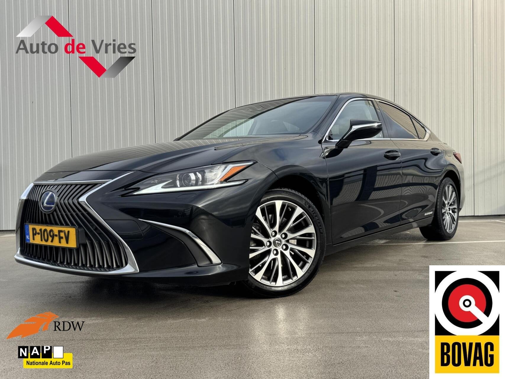 Lexus ES 300h Preference Line Business|NL-Auto, Auto's, Gebruikt, 4 cilinders, 1655 kg, Zwart