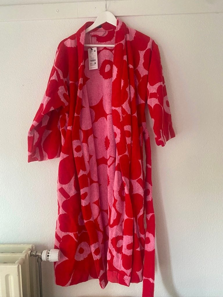 NIEUW: Marimekko Unikko Badjas (Maat M) – Rood/Roze, Marimekko, Ophalen of Verzenden, Nieuw