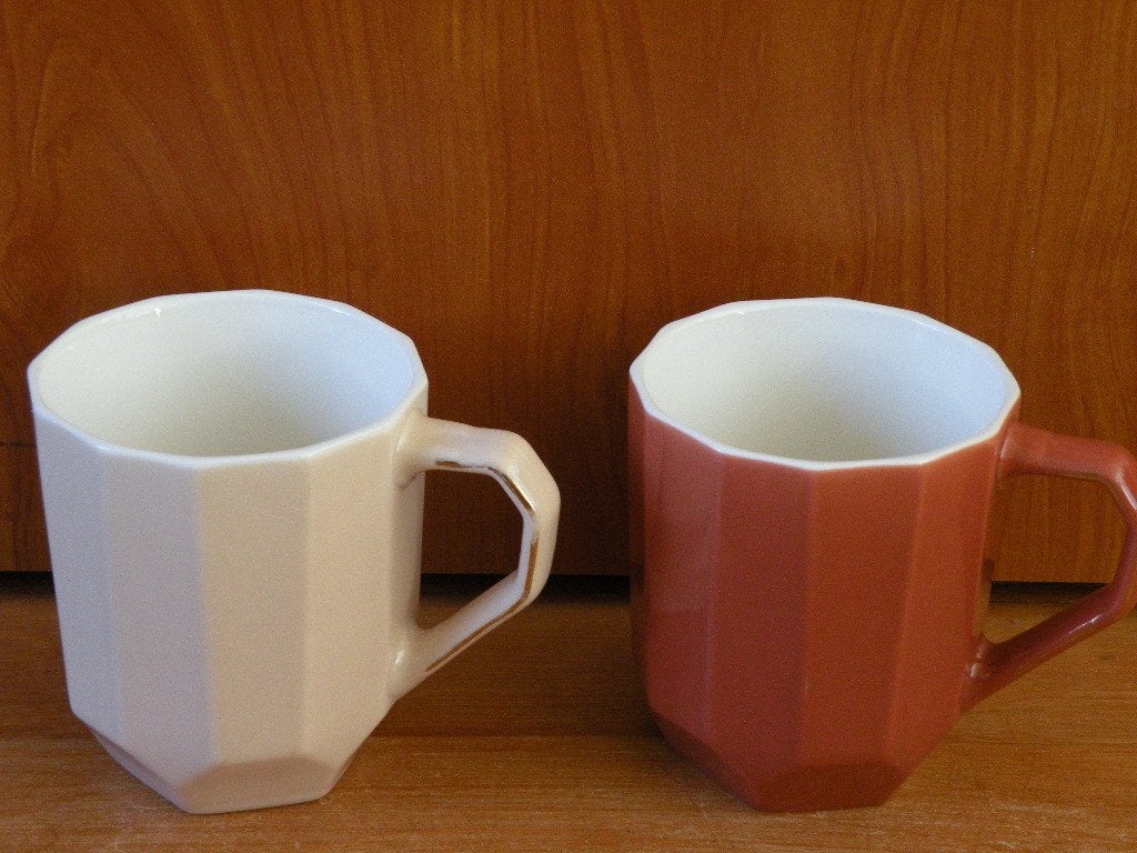 Mokken, als nieuw. 10 Cm. hoog., Ophalen of Verzenden, Zo goed als nieuw, Overige stijlen, Kop(pen) en/of Schotel(s)