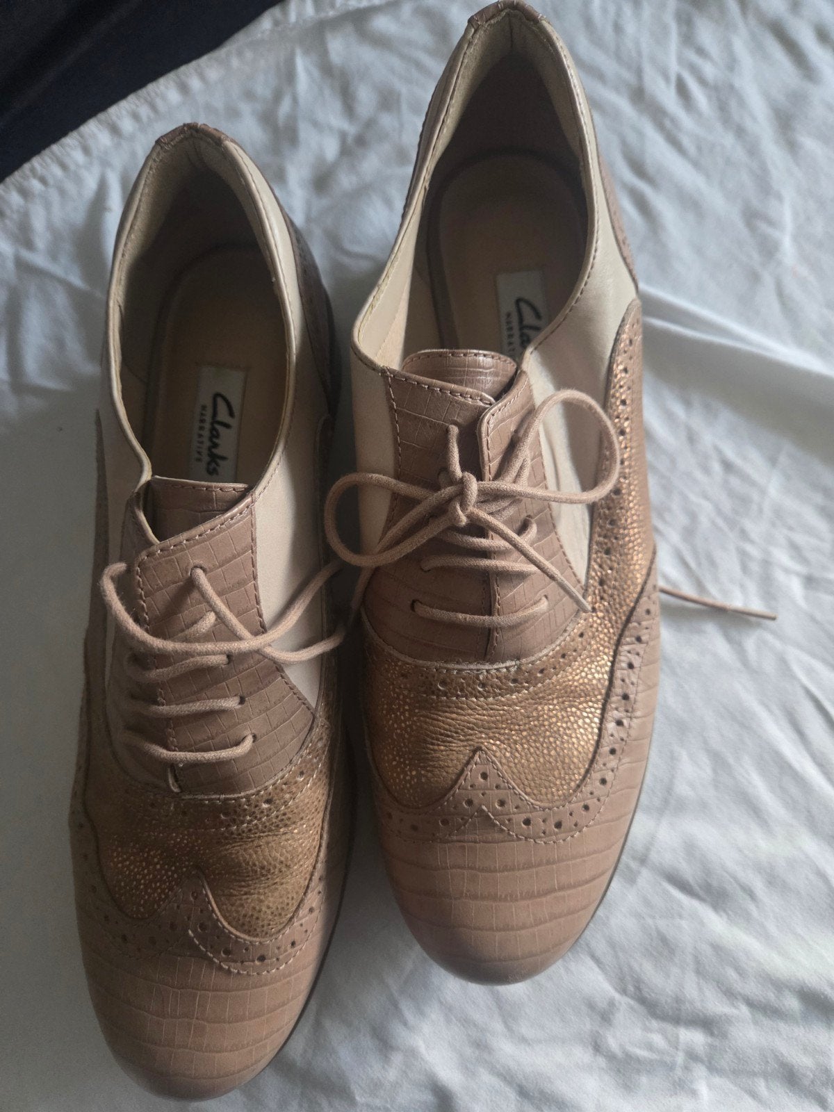 Clarks Dames Brogues Maat 39.5 - Beige/Brons, Schoenen met lage hakken, Beige, Ophalen of Verzenden, Clarks