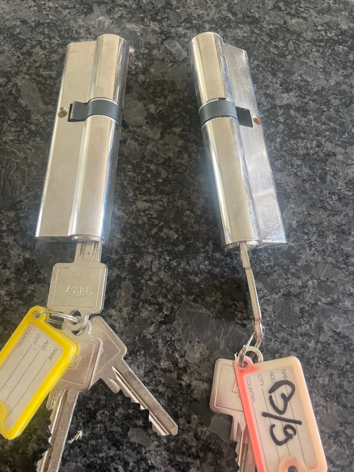 Nieuw Set van 2 BKS cilindersloten met sleutels, Ophalen of Verzenden, Nieuw, Rvs, Slot