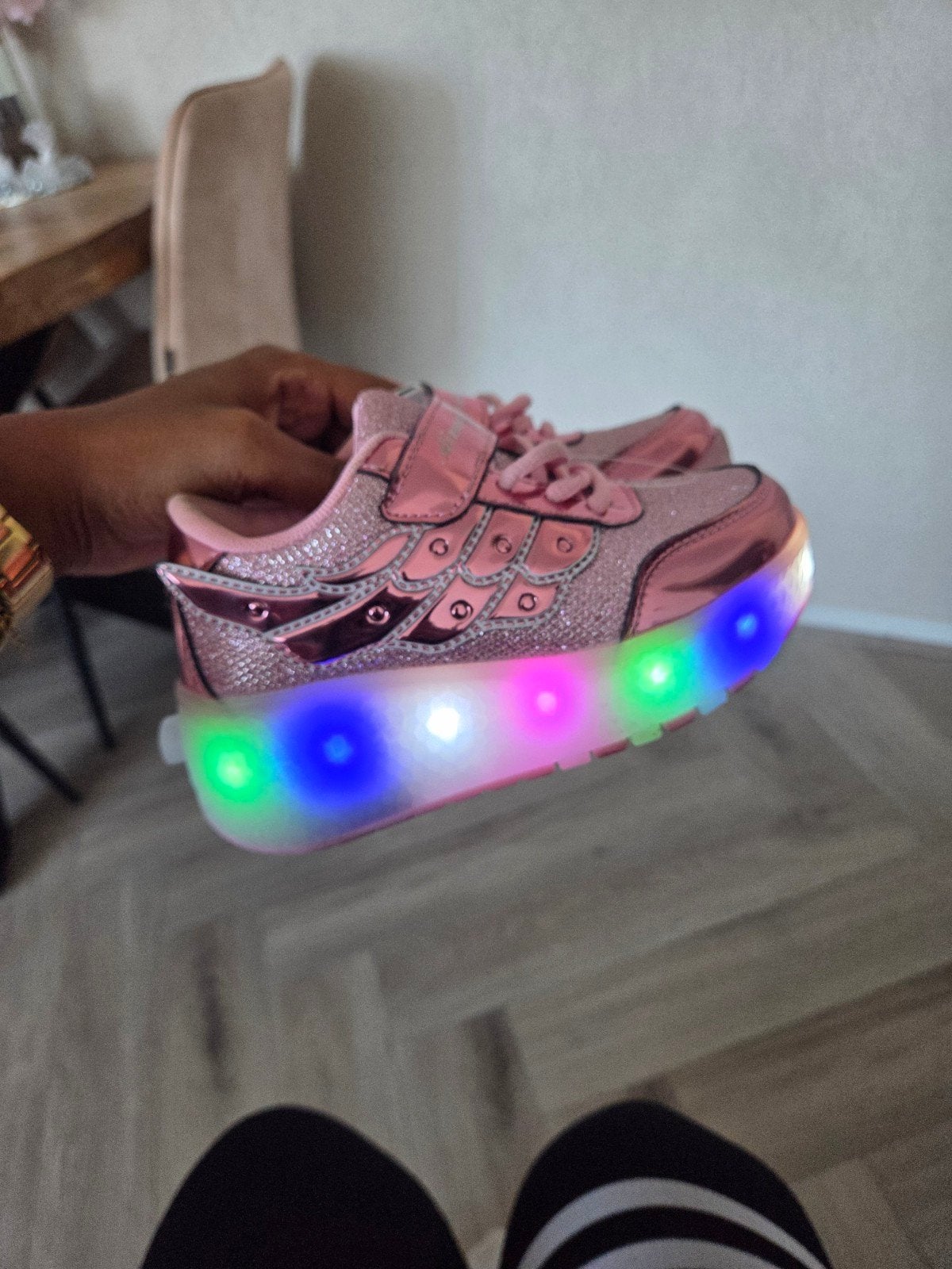 Roze glitter rolschoenen met LED verlichting, Ophalen of Verzenden, Gebruikt, Kinderen
