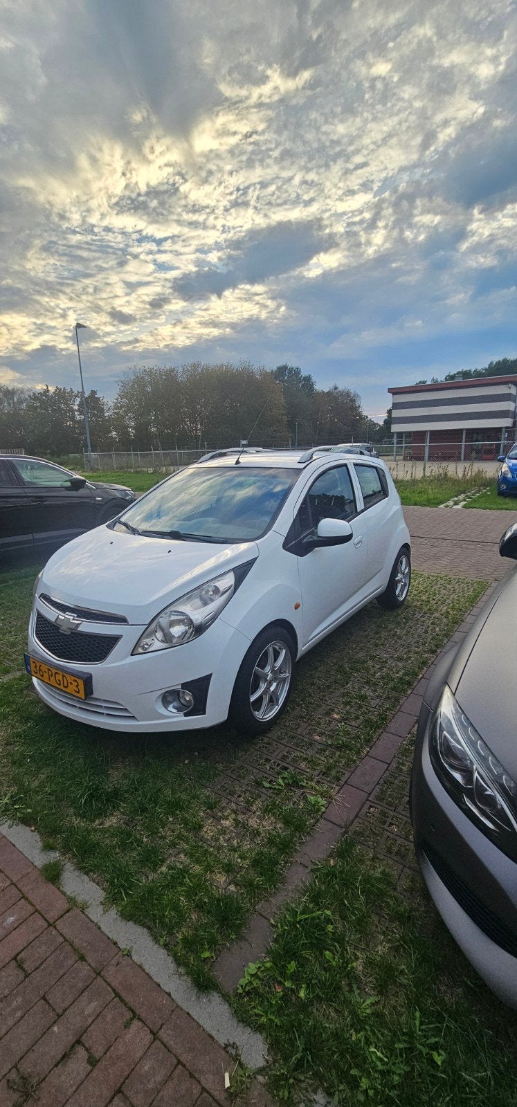 Chevrolet Spark 1.0 Bifuel 2011 LPG 72000 KM, Auto's, 15 km/l, 37 €/maand, 4 cilinders, Wit