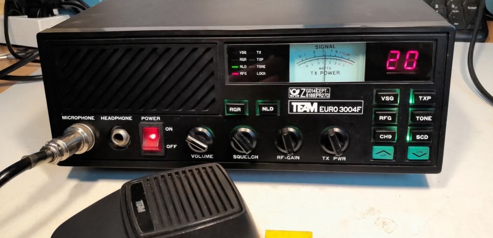 Team Euro 3004f CB-radio met originele handmike, Ophalen of Verzenden