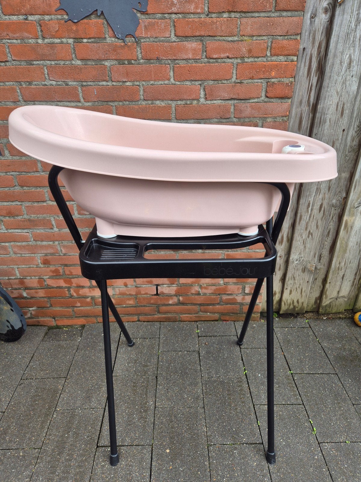 Bébé-jou babybadje lichtroze met zwart badstandaard, Ophalen, Zo goed als nieuw, Badje, Bébé-jou