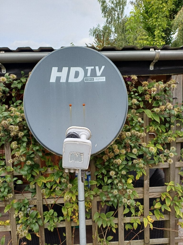 Te Koop  Satellietschotel, Audio, Tv en Foto, Schotelantennes, Ophalen, Gebruikt, (Schotel)antenne, Overige merken