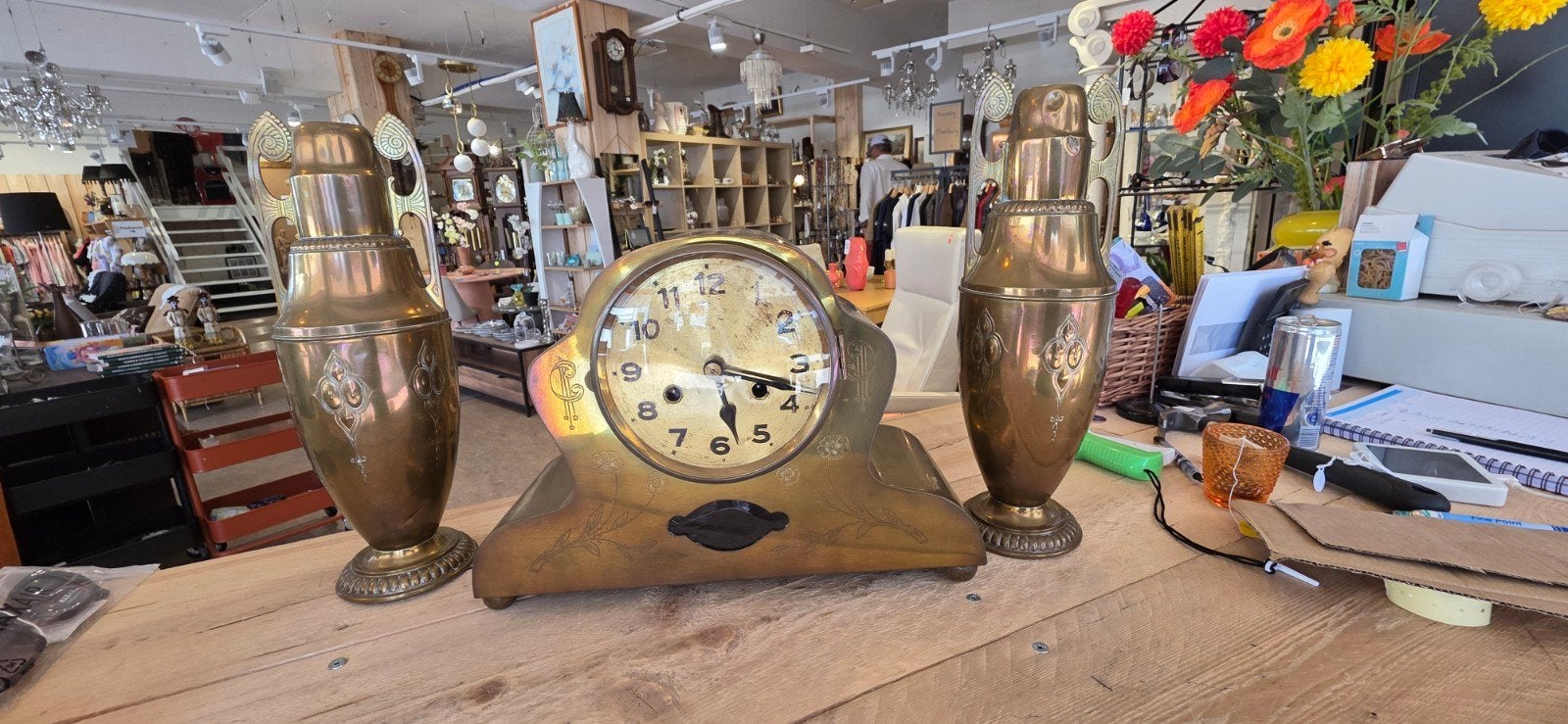 Antieke bronzen klok met vazen set, Antiek en Kunst, Antiek | Klokken, Ophalen