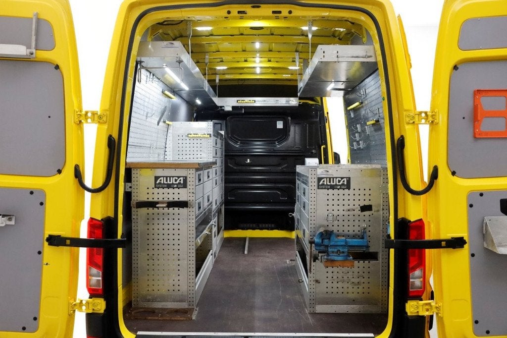 Volkswagen Crafter 35 2.0 TDI 140pk L3H3 (L2H2) Highline Ser, Auto's, Bestelauto's, Voorwielaandrijving, Gebruikt, Euro 6, 4 cilinders