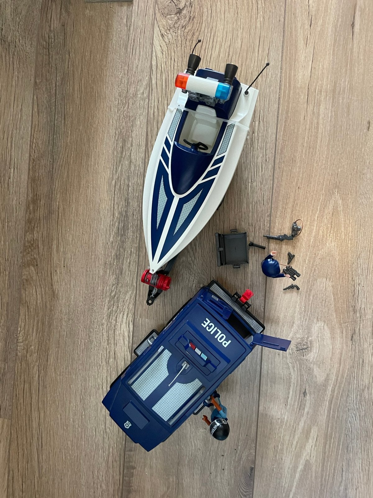 playmobil polietiejeep met trailer en speedboot.  20,00 euro, Ophalen of Verzenden, Zo goed als nieuw