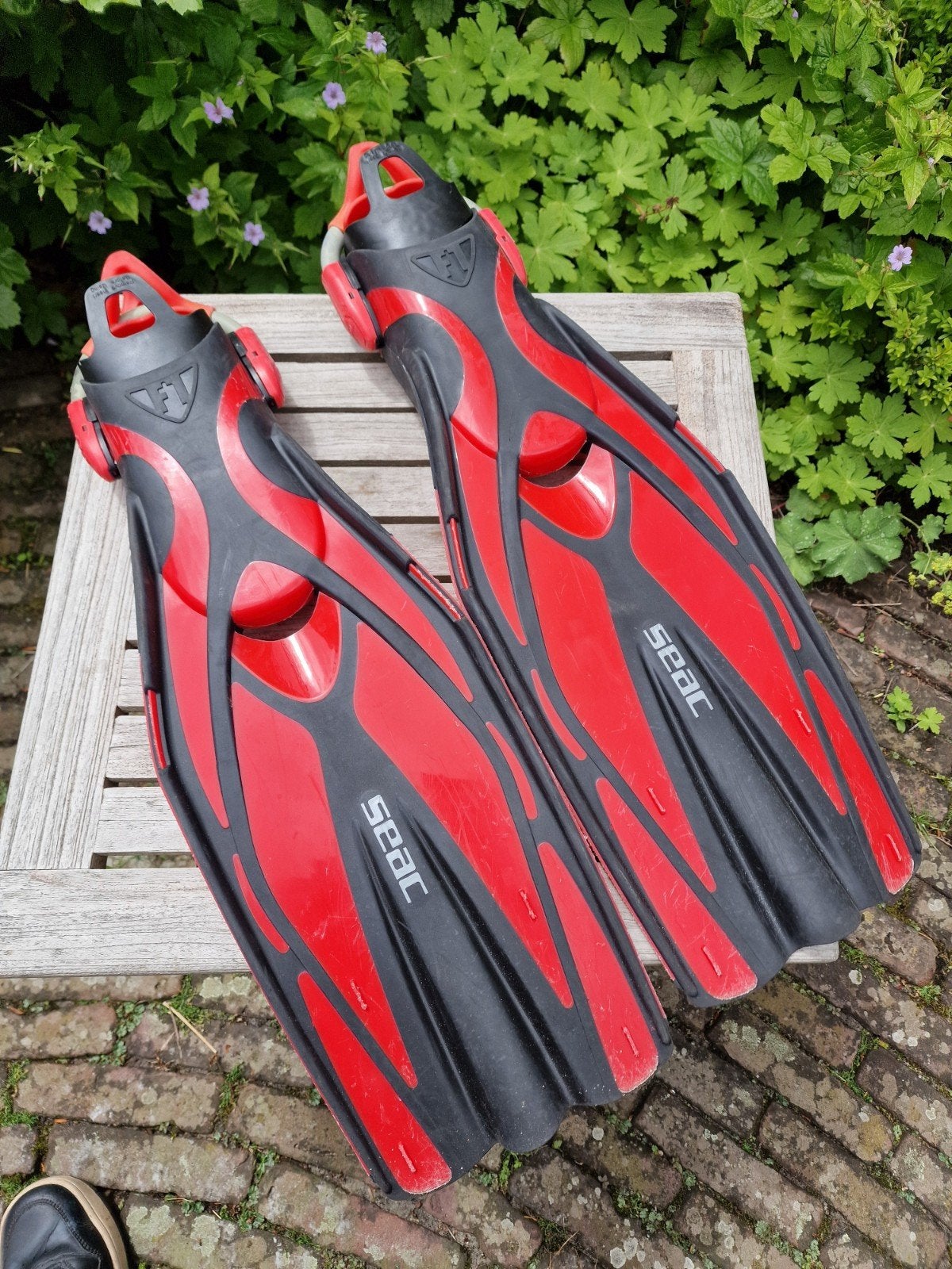 SEAC Zwemvliezen/duikvinnen XS-S - Rood/Zwart, Watersport en Boten, Ophalen of Verzenden, Gebruikt, Zwem- of Duikvliezen
