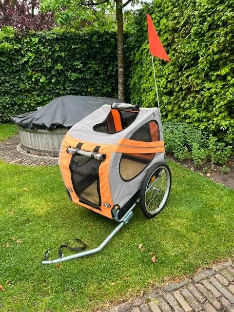 Honden fietskar, Fietsen en Brommers, Fietsaccessoires | Aanhangers en Karren, Ophalen, Zo goed als nieuw, Hondenkar, 20 tot 40 kg