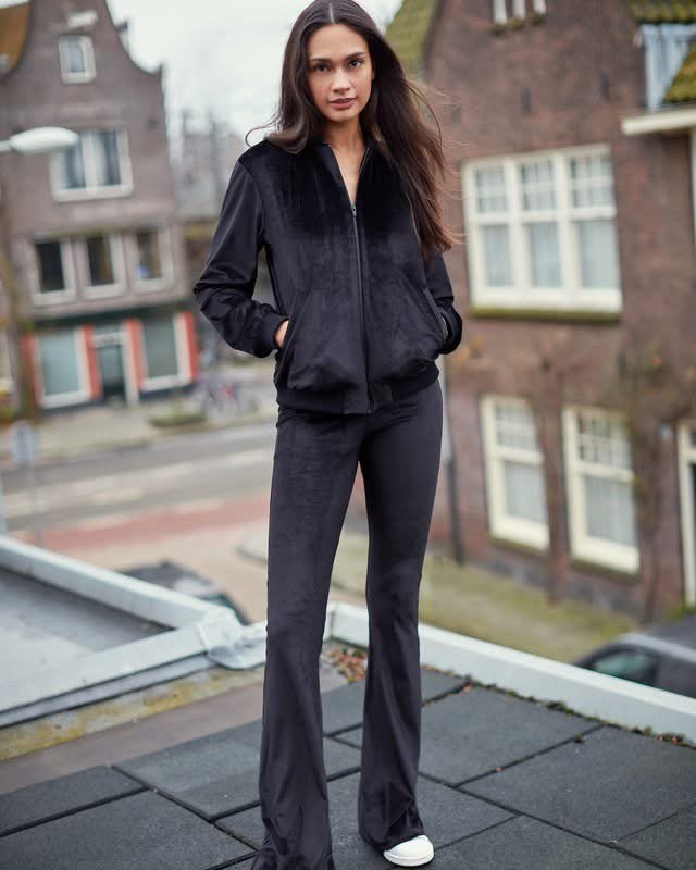 LaDress broek Brooklyn, mt L, zwart velvet, Kleding | Dames, Broeken en Pantalons, Ophalen of Verzenden, Zo goed als nieuw, Zwart