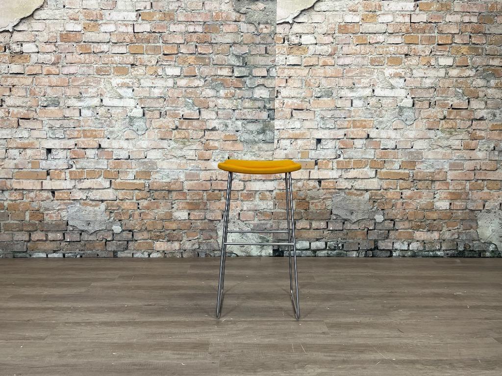 Cappellini Hi Pad Stool okergeel bij TheReSales, Ophalen, 60 tot 90 cm, Zo goed als nieuw, 1 kruk