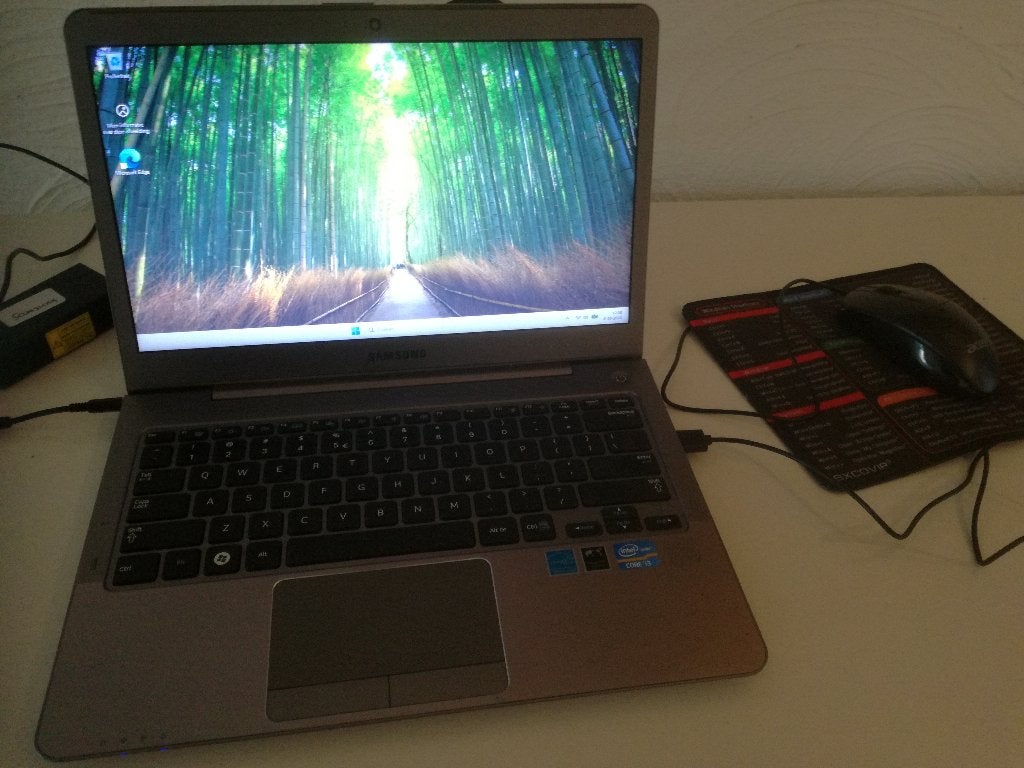 Prima Laptop Samsung, scherp geprijsd NU euro 109,00, W11Pro, Met videokaart, Qwerty, Minder dan 2 Ghz, Refurbished