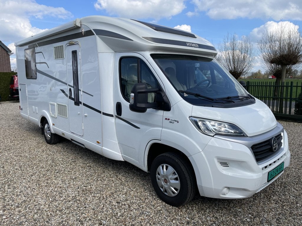 Hymer Tramp 698 Queensbed Hefbed Weinig km's Extra's 2019, Caravans en Kamperen, Ringverwarming, Fiat, Watertank (Schoon), Bedrijf
