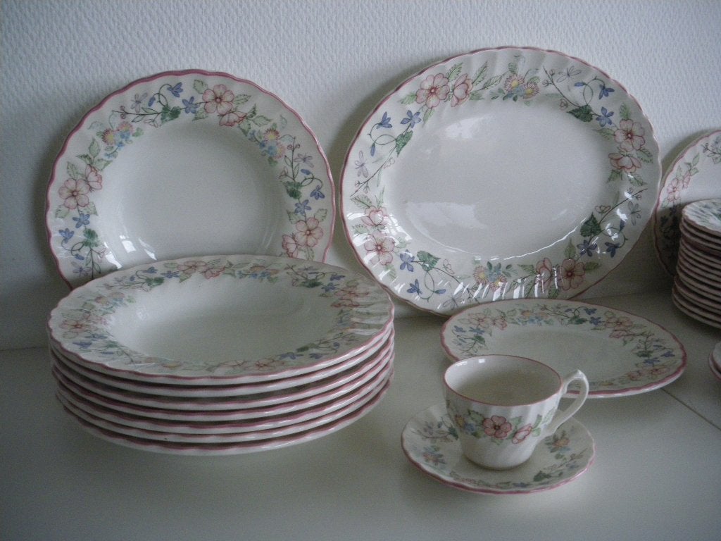 Myott Meakin Spring Fields servies, Overige merken, Ophalen of Verzenden, Zo goed als nieuw, Bord(en)